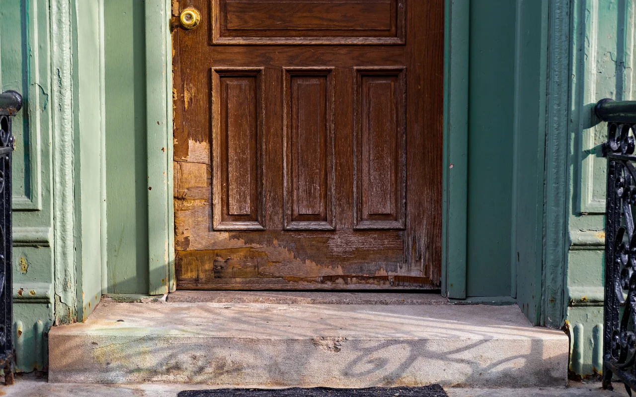 how to paint a door wynnum